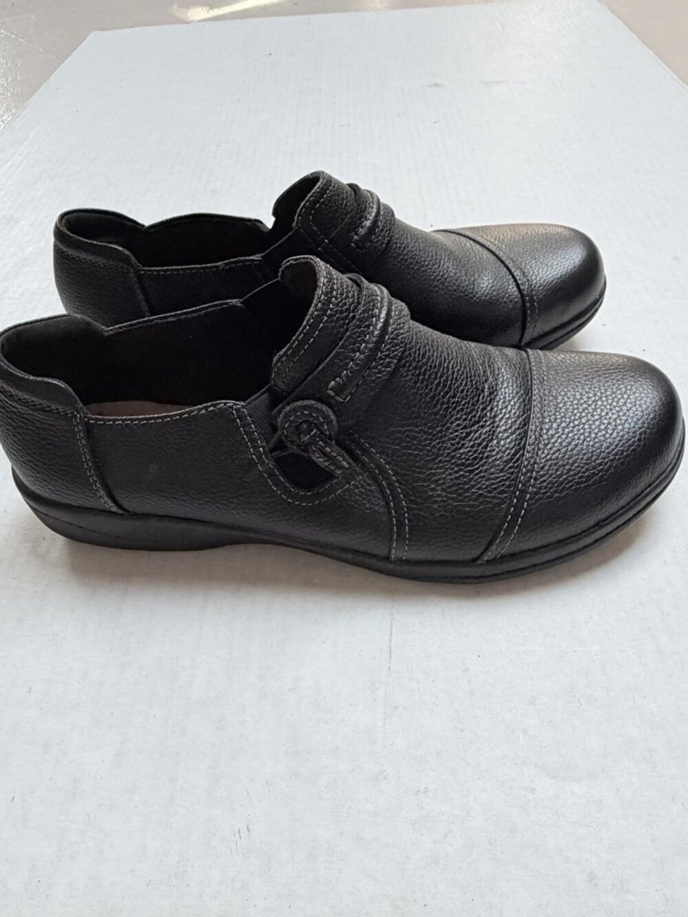 Clarks Women’s Black Leather Cheyn Madi Slip On Loafer Shoes Size 8.5 W Comfort